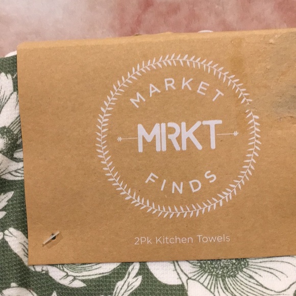 Sage Green Floral Kitchen Towel Set of Two NWT Market Finds Cotton 18x28” - Picture 5 of 16